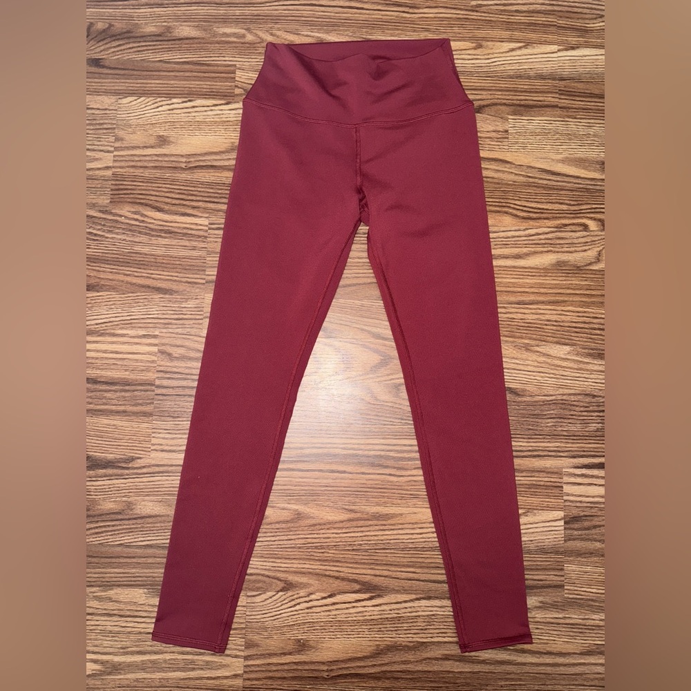 Alo Yoga AirBrush leggings Dark Cranberry Color NWOT - Picture 10 of 11